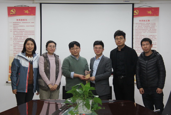 5e02fb0f40b28.jpg (外網(wǎng))20191224萬(wàn)科領(lǐng)導(dǎo)來(lái)公司1.jpg